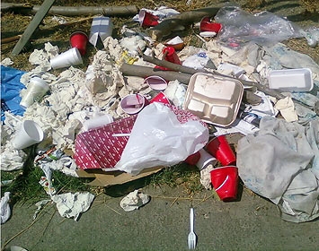Trash in an alley way