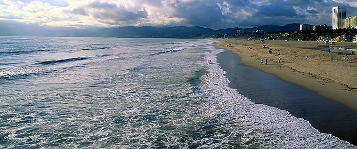 Santa Monica Bay looking north from the Santa Monica Pier