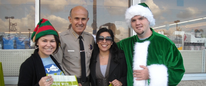 Sheriff Lee Baca and Heal the Bay Staff on A Day Without a Bag 2010