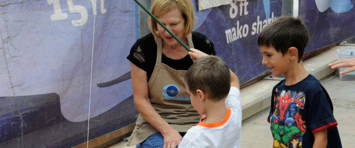 Santa Monica Pier Aquarium Volunteer Kids